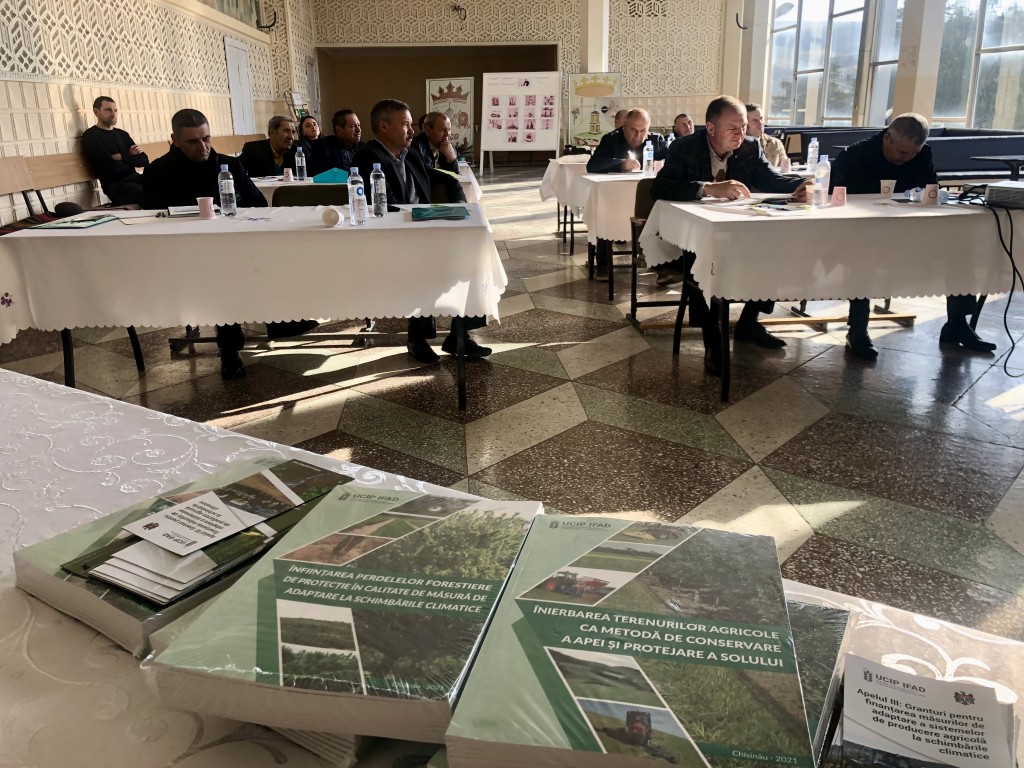 Mai mulți primari din Hîncești, interesați de înființarea perdelelor forestiere de protecție